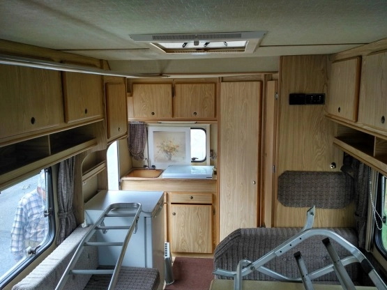                         Sprzedam kamper PEUGEOT J5 - zdjęcie 5
                        