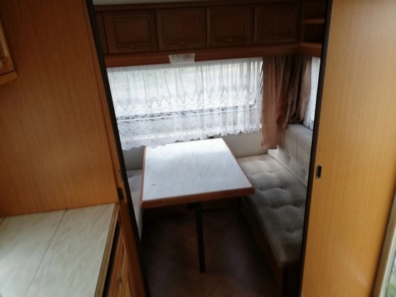                         Przyczepa Kempingowa HOBBY DE LUXE 1992 r. - zdjęcie 5
                        