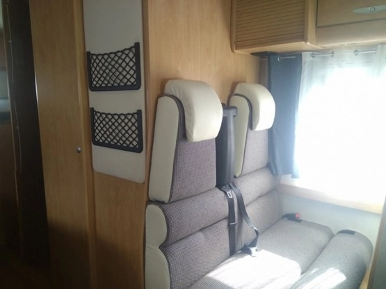                         Camper Chausson 92 - GARAŻ, klimatyzacja, przebieg 54000 km - zdjęcie 10
                        