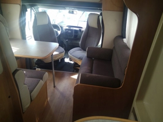                         Camper Chausson 92 - GARAŻ, klimatyzacja, przebieg 54000 km - zdjęcie 11
                        
