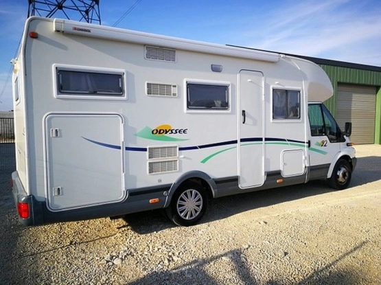                         Camper Chausson 92 - GARAŻ, klimatyzacja, przebieg 54000 km - zdjęcie 1
                        