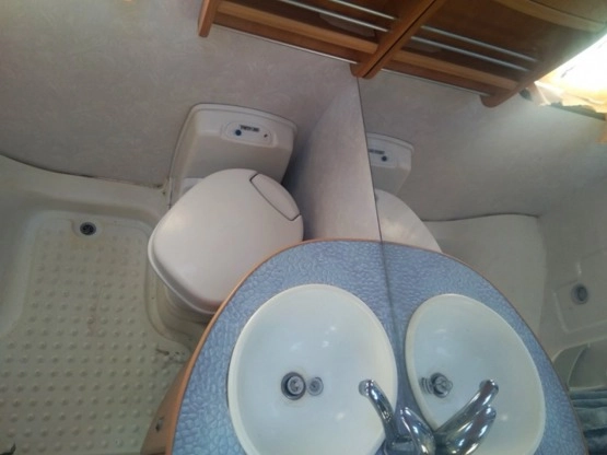                         Camper Chausson 92 - GARAŻ, klimatyzacja, przebieg 54000 km - zdjęcie 4
                        