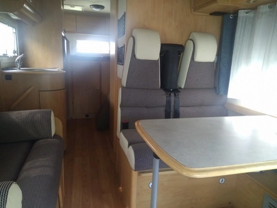                         Camper Chausson 92 - GARAŻ, klimatyzacja, przebieg 54000 km - zdjęcie 9
                        