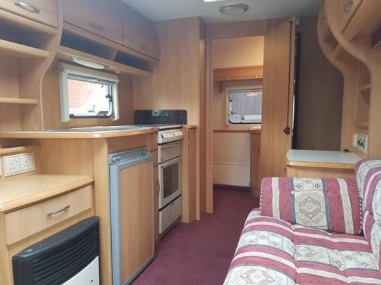                         Kemping Swift 2003 rok, z dużym namiotem - zdjęcie 4
                        