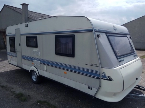                         Przyczepa kempingowa Hobby z 1994 roku, piętrowe łóżka - zdjęcie 1
                        