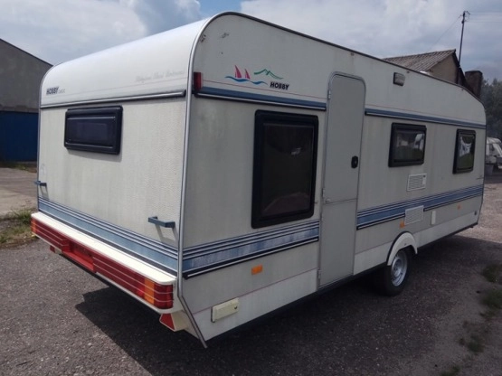                         Przyczepa kempingowa Hobby z 1994 roku, piętrowe łóżka - zdjęcie 2
                        