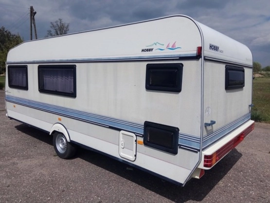                         Przyczepa kempingowa Hobby z 1994 roku, piętrowe łóżka - zdjęcie 6
                        