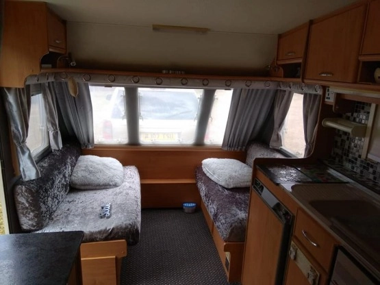                         Przyczepa kempingowa Abi Marauder 420 gold - zdjęcie 10
                        