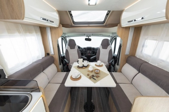                         CI Horon 87XT Kamper Dostępny od ręki w PerfektCamp Rok 2019 Najnowszy model - zdjęcie 4
                        