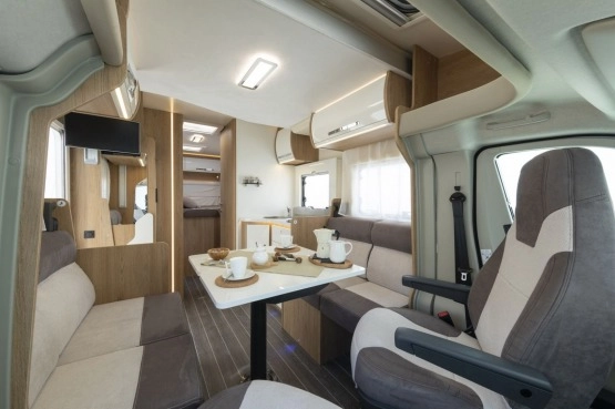                         CI Horon 87XT Kamper Dostępny od ręki w PerfektCamp Rok 2019 Najnowszy model - zdjęcie 5
                        