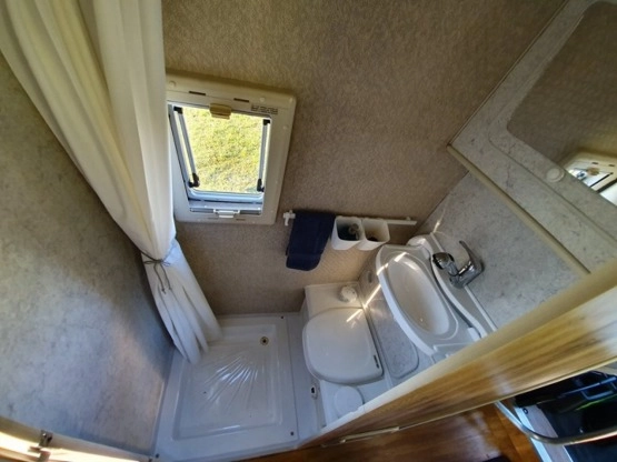                         Camper Kamper bus Renault Master - WYJĄTKOWY, ZOBACZ - zdjęcie 4
                        