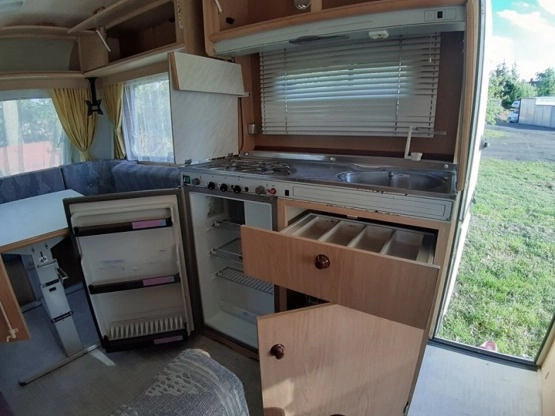                         Przyczepa kempingowa Chateau 430 - zdjęcie 4
                        