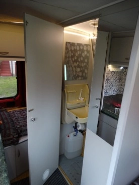                         Sprzedam peugeot boxer 2,8HDI kamper camper - zdjęcie 2
                        