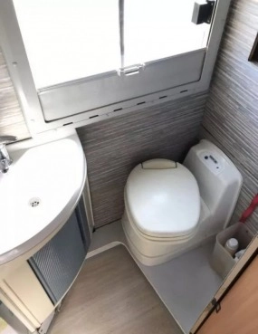                         Fiat Ducato Kamper 1.9 TDI 90 KM Chaussion - zdjęcie 4
                        