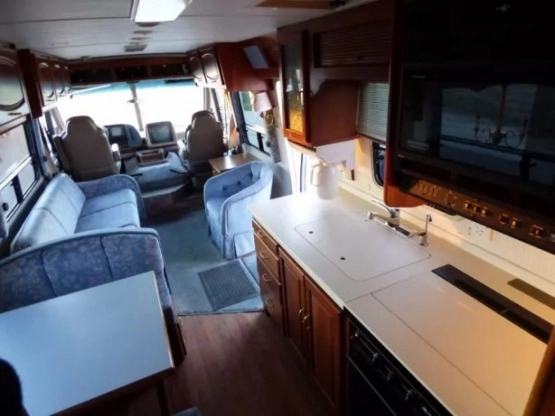                         Winnebago Elante OKAZJA!!! #camper #kamper - zdjęcie 7
                        