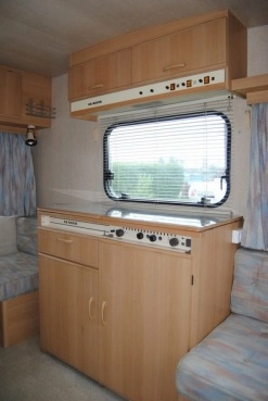                         ADRIA Mała i zgrabna! Super stan! Sucha! Przedsionek! Ogrzewanie! HIT - zdjęcie 8
                        