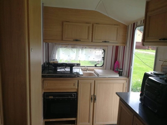                         Przyczepa kempingowa LUNAR Clubman 390-2 z 1990 r. - zdjęcie 13
                        