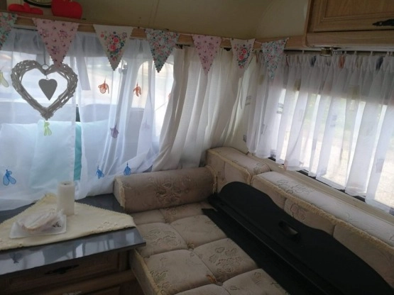                         Przyczepa kempingowa LUNAR Clubman 390-2 z 1990 r. - zdjęcie 19
                        