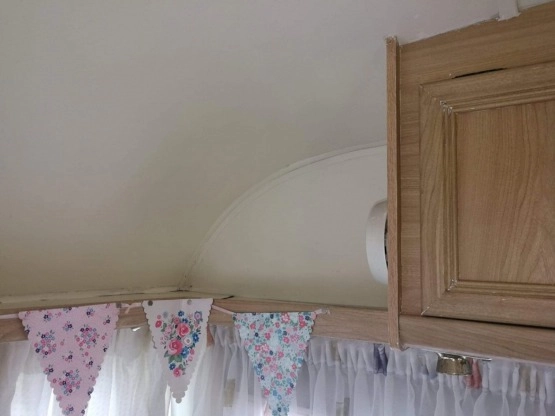                         Przyczepa kempingowa LUNAR Clubman 390-2 z 1990 r. - zdjęcie 21
                        