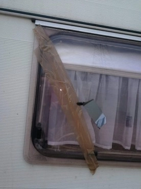                         Przyczepa kempingowa LUNAR Clubman 390-2 z 1990 r. - zdjęcie 22
                        