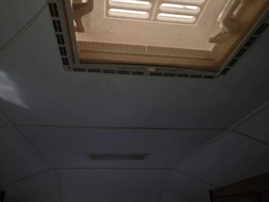                         Przyczepa kempingowa LUNAR Clubman 390-2 z 1990 r. - zdjęcie 7
                        