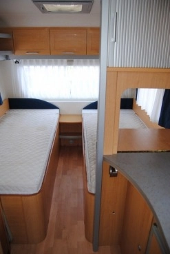                         KNAUS AZUR 2006 r. Stacjonarna Rezydencja na Hel, Góry, Mazury TRANSPORT - zdjęcie 4
                        