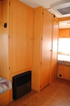                         LMC Zarejestrowana! Zadbana! Ogrzewanie! WC! Prysznic! Przedsionek! - zdjęcie 7
                        