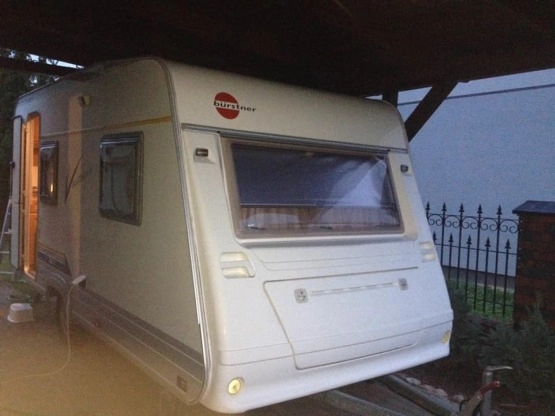                         Przyczepa Burstner 400 TS Ventana Mover Truma z pilotem DMC 990 - zdjęcie 1
                        