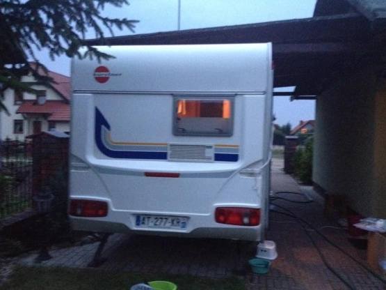                         Przyczepa Burstner 400 TS Ventana Mover Truma z pilotem DMC 990 - zdjęcie 4
                        