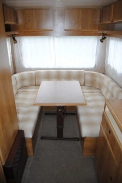                         ADRIA stacjonarna na działkę, camping. Zadbana! Przedsionek! Ogrzewanie - zdjęcie 2
                        