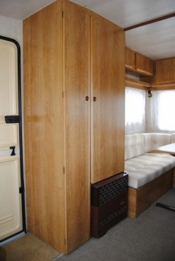                         ADRIA stacjonarna na działkę, camping. Zadbana! Przedsionek! Ogrzewanie - zdjęcie 6
                        