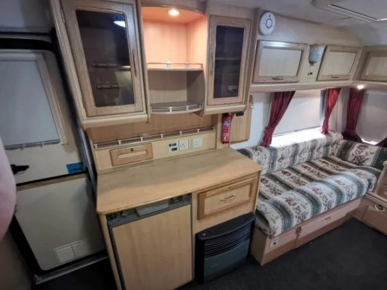                         Przyczepa Kempingowa Coachman Kimberley 450/2 przedsionek 2001 - zdjęcie 4
                        