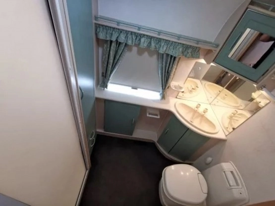                         Przyczepa Kempingowa Coachman Kimberley 450/2 przedsionek 2001 - zdjęcie 6
                        