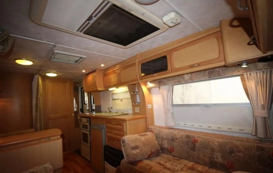                         Przyczepa Compass 514 z 2005 roku - zdjęcie 24
                        