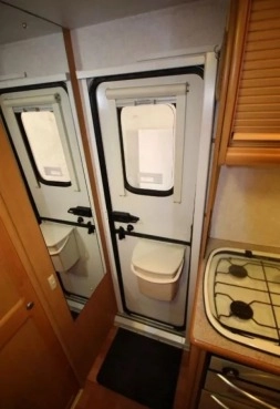                         Przyczepa Compass 514 z 2005 roku - zdjęcie 4
                        