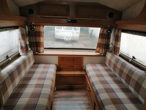                         Przyczepa kempingowa Celeste z 1991 roku - zdjęcie 2
                        