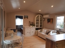                         Dom mobilny całoroczny 4m x 10 m , wyposażony, prawie nowy - zdjęcie 17
                        