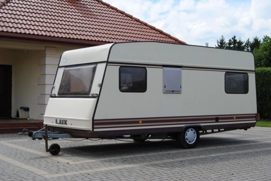                         BURSTNER LUX 4-osobowa z prysznicem. Ogrzewanie! Idealna na działkę! - zdjęcie 1
                        