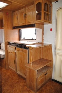                         BURSTNER LUX 4-osobowa z prysznicem. Ogrzewanie! Idealna na działkę! - zdjęcie 2
                        