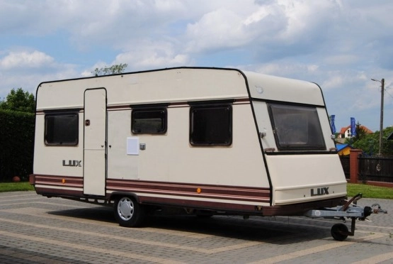                         BURSTNER LUX 4-osobowa z prysznicem. Ogrzewanie! Idealna na działkę! - zdjęcie 5
                        