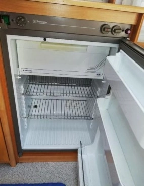                         KNAUS Azur 500 z 1999 roku - zdjęcie 14
                        