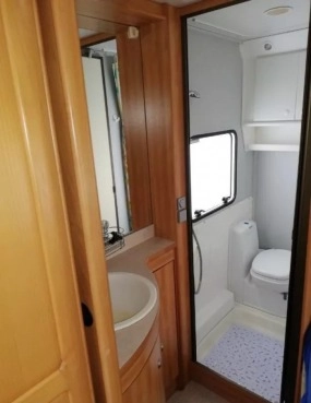                         KNAUS Azur 500 z 1999 roku - zdjęcie 15
                        