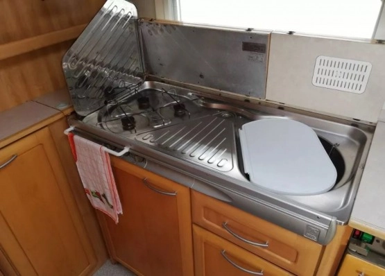                         KNAUS Azur 500 z 1999 roku - zdjęcie 9
                        