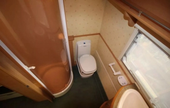                         Przyczepa Abbey Cris z 2005 roku - zdjęcie 14
                        