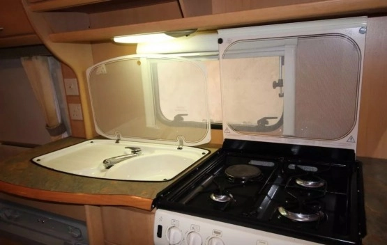                         Przyczepa Abbey Cris z 2005 roku - zdjęcie 16
                        