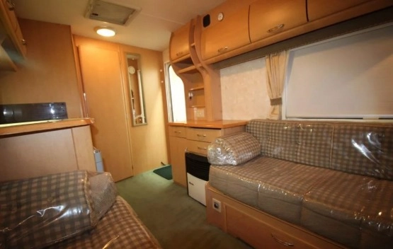                         Przyczepa Abbey Cris z 2005 roku - zdjęcie 3
                        