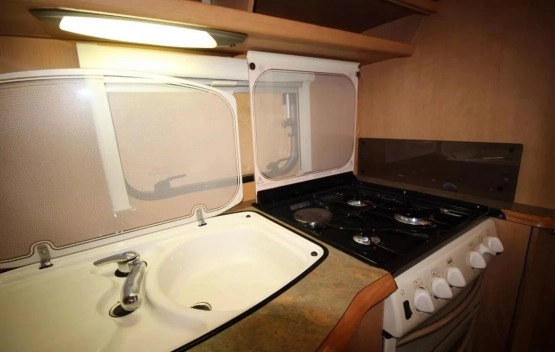                         Przyczepa Abbey Cris z 2005 roku - zdjęcie 4
                        