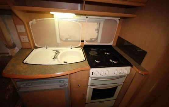                         Przyczepa Abbey Cris z 2005 roku - zdjęcie 6
                        