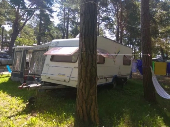                         Knaus blue line przyczepa kempingowa 7-osobowa, łóżka piętrowe, stan idealny - zdjęcie 2
                        