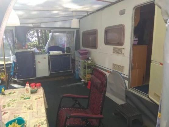                         Knaus blue line przyczepa kempingowa 7-osobowa, łóżka piętrowe, stan idealny - zdjęcie 3
                        